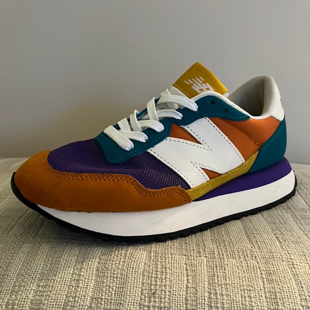 New Balance 237 sneakers